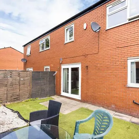 Mordenised 2 Bedroom House Close To Centre * Leeds (West Yorkshire)